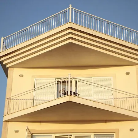 Sunset Apartment *